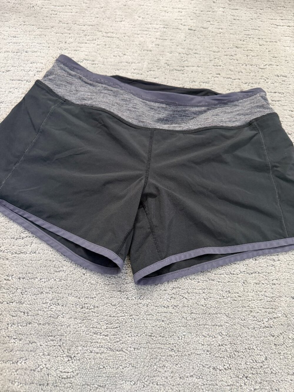 lululemon Speed Up Shorts — Black & Grey | Size 6